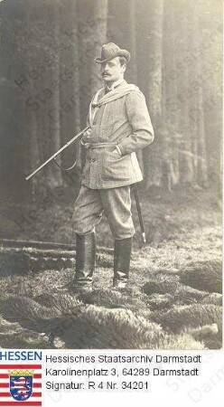 Ernst Ludwig Großherzog v. Hessen und bei Rhein (1868-1937) / Porträt in Jagdkleidung mit Flinte im Wald vor erlegtem Wild stehend, Ganzfigur