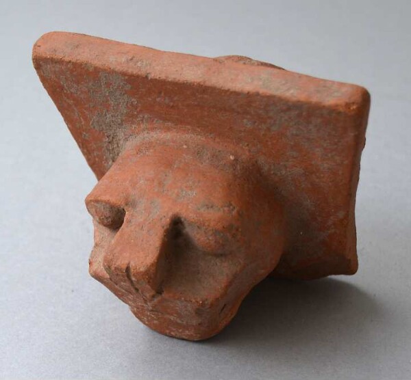 Clay animal head (fragment)