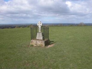 Christliches Kreuz auf dem Hill of Tara, dem einstigen Sitz heidnischer irischer Hochkönige