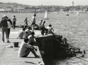 Angler an der Atlantikküste bei St. Jean de Luz