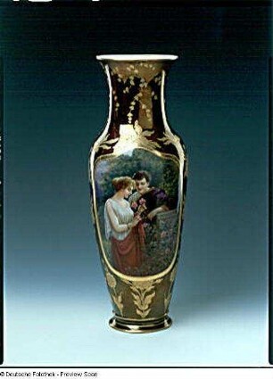 Vase mit Liebespaar