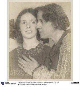 Frau Peter Behrens und Tochter