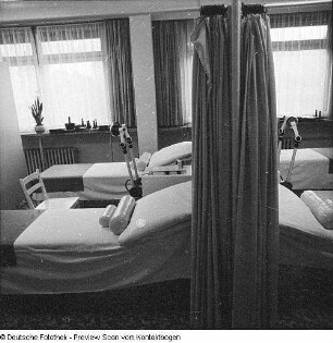 Physiotherapeutische Betreuung im Nebenhaus der Poliklinik Blasewitz