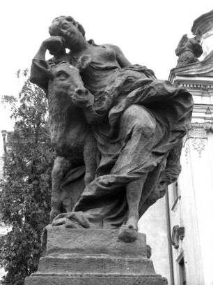 Skulptur, allegorische Darstellung: "Die Faulheit" (Kopie). Skulptur aus der Reihe "Die zwölf Laster"