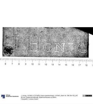 Name (zweikonturig): J HONIG