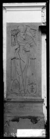 Schöntal Kloster Schöntal Abteikirche Sankt Joseph Nördliche Langhauswand Relief des Abt Johann Leonhard Meinhart (gestorben 1636)