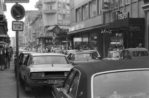 Autoverkehr in der Herrenstraße