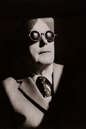 Mann mit Brille