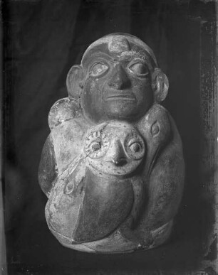Menschliche Figur mit Vögeln