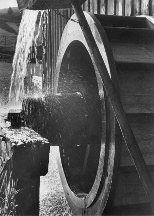 Schwarzwald. Ansicht des Wasserrades einer Wassermühle