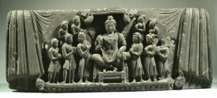 Bodhisattva Maitreya, der zukünftige Buddha (Sockelrelief)