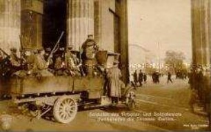Auto mit bewaffneten Revolutionären am Brandenburger Tor