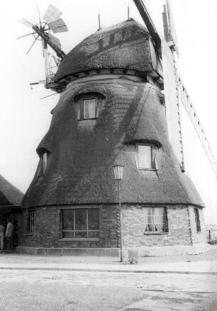 Dorf Mecklenburg. Erdholländer, Baujahr 1849