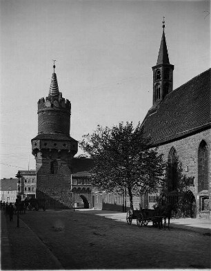 Prenzlau (Brandenburg). Ansicht des Mittelturmes und der Heilig-Geist-Kapelle