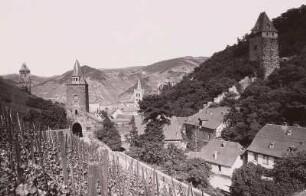 Bacharach, Ortsansicht : Bacharach. Ortsansicht von Südwesten mit ehemaliger Stadtbefestigung