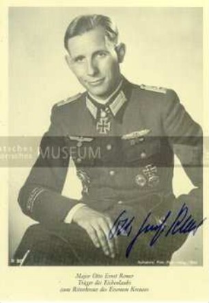 Portrait-Postkarte von Otto Ernst Remer in Wehrmachts-Uniform mit eigenhändiger Unterschrift
