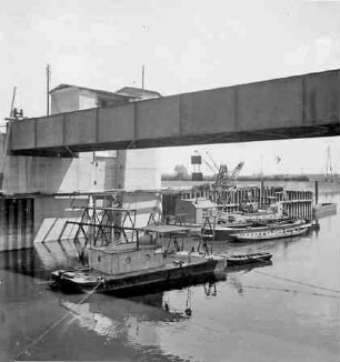 Aufbau des Wehr Drakenburg/Weser