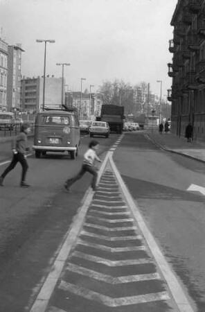 Gefährliches Verhalten von Fußgängern im Straßenverkehr