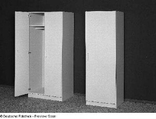 Anbauschrank : Zwei Anbauschränke (1985; VEB Möbelkombinat Zeulenroda-Triebes (ZEUTRIE))