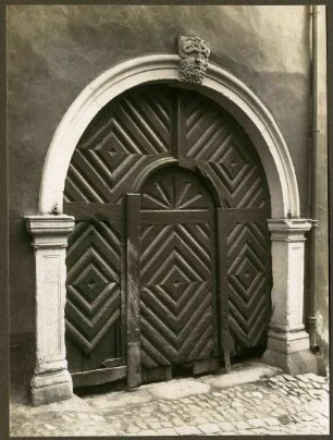 Tor, Schlußstein mit Maske