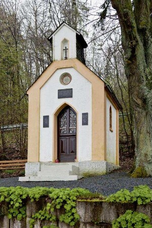 Marienkapelle (Kapelle); Weilrod, Hinterm Bild
