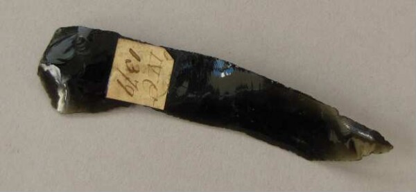 Obsidian knife