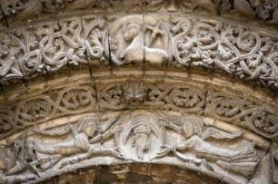 Frankreich. Poitou Charentes. Maritime. Saintes. Abbaye aux Dames. Portal. Skulptierter Rundbogen