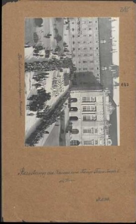 Der Leichenwagen am äußeren Burgplatz
