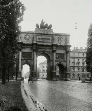 München, Siegestor : München. Siegestor. F. v. Gärnter, E. Metzger. Feldseite