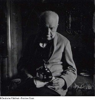 Portraitserie Richard Strauss : Richard Strauss in seinem Wohnhaus in Garmisch-Partenkirchen, 1931