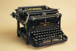 Schreibmaschine "Continental" : Schreibmaschine "Continental" (ab 1903; Wanderer-Werke AG in Chemnitz-Schönau). Ausstellungsexponat. SLUB: Stenographische Sammlung