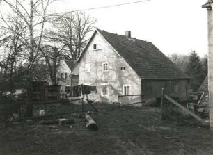 Seifersdorf bei Radeberg, Tina-von-Brühl-Straße 37. Wohnhaus mit Scheune (1801/1850)