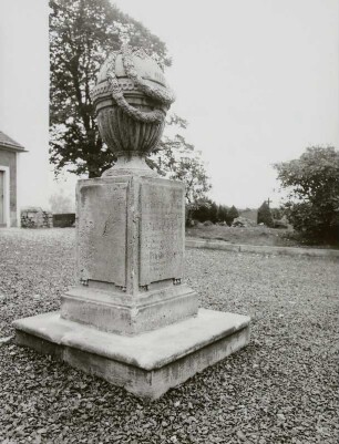 Grabmal der Familie Friedrich M. Fisher