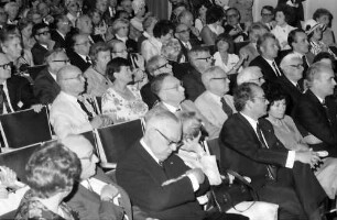 25. Jubiläumstagung 1975 Medizin: In der Sitzreihe