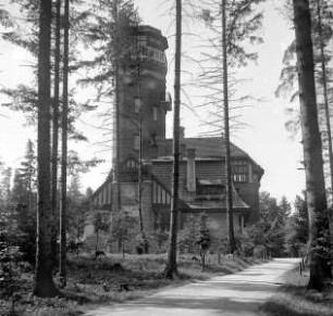 Hotel und Restaurant Aberg mit Aussichtsturm