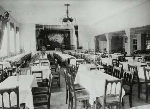 Saal mit Bühne