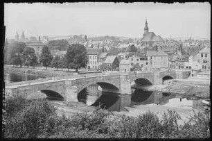 Rochlitz. Blick über die Muldenbrücke auf Rochlitz