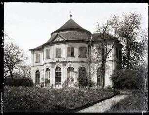 Pavillon von vorn und etwas seitlich