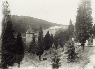 Bad Gottleuba. Stadtkirche : Bad Gottleuba. Stadtkirche und Friedhof von Südosten