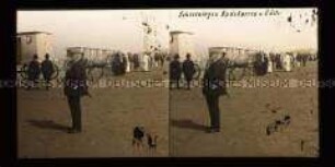 Badekarren und Gäste am Strand, Scheveningen, Den Haag