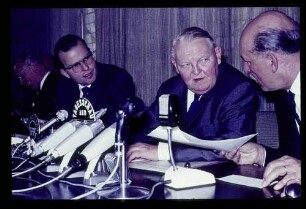 Erhard in Berlin 6.10.64.