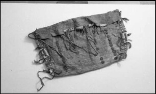 Freiburg: Völkerkundemuseum, Tabakbeuteltasche, Schwarzfußindianer