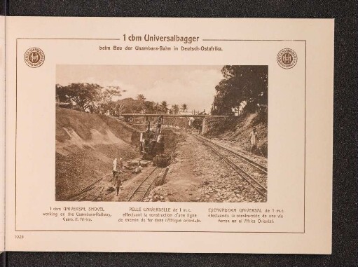 1 cbm Universalbagger, beim Bau der Usambara-Bahn in Deutsch-Ostafrika.