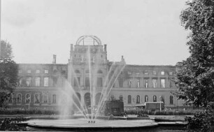 Zerstörungen Zweiter Weltkrieg - Luftangriff auf Karlsruhe am 02./03.09.1942. LS-Revier II. Friedrichsplatz - Naturkundemuseum und Landesbibliothek