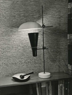 "British Design", Frankfurt a.M. 1958. Tischlampe von John Reid