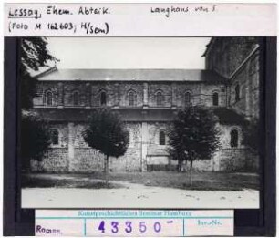 Lessay: Ehemalige Abteikirche, Langhaus von Süden