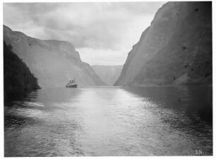 Merok/ Norwegen. Victoria Luise im Geirangerfjord