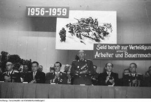Veranstaltung, Blick auf das Podium, um 1959
