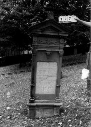 Grabstein 177