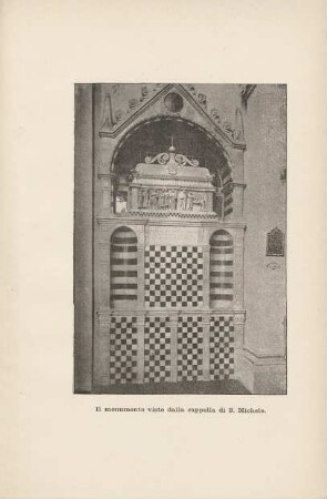 Il monumento visto dalla cappella di S. Michele